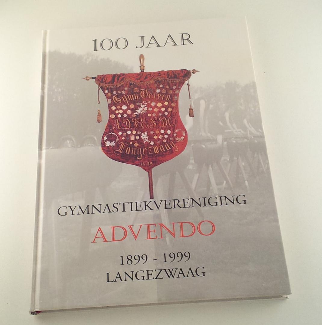 Sietzema, Bonne / Ende - De Vries, Lize / Velde-v.d. Zee, Anneke - 100 Jaar gymnastiekvereniging ADVENDO 1899 - 1999 Langezwaag