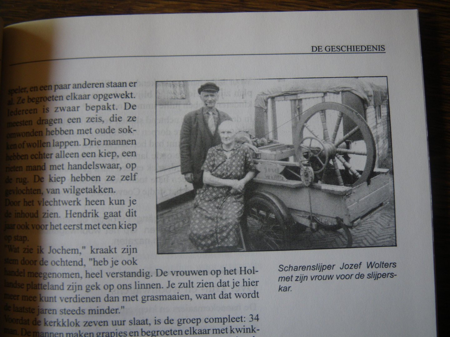 Veen, Gerrie van der ; Willemien Dirks ; Frans Lenferink e.a. - De Ark. Het verleden en heden van het 100-jarige woonwagencentrum te Emmen.