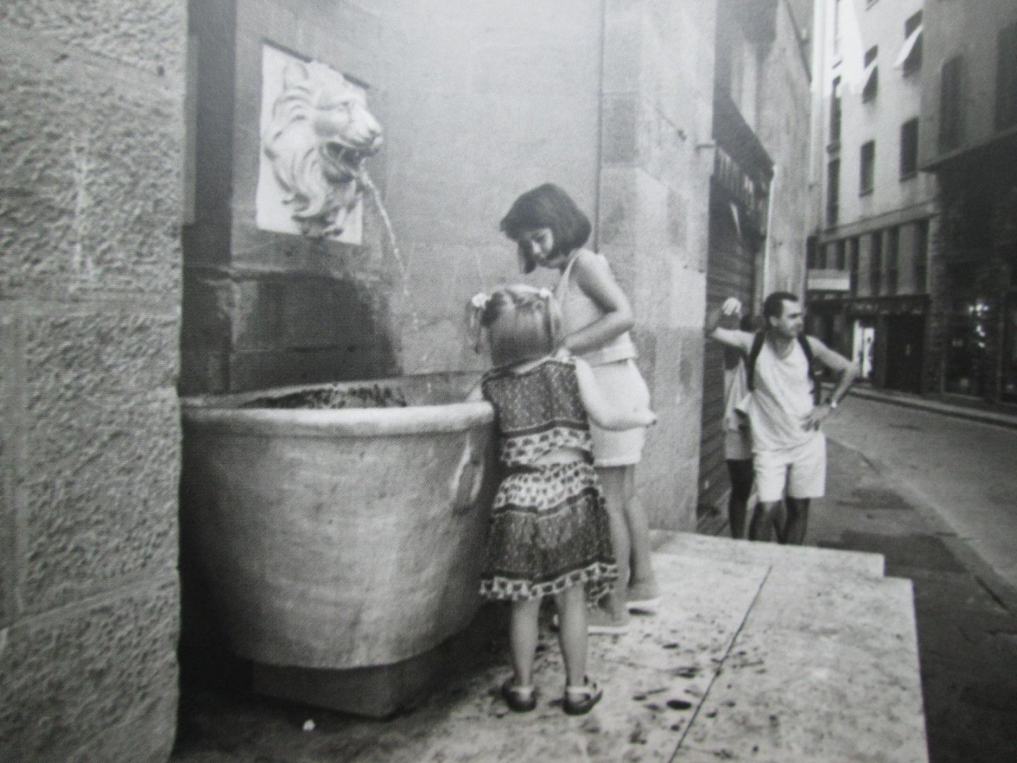 Justina Han - Black and White   (fotoboek zw/w)