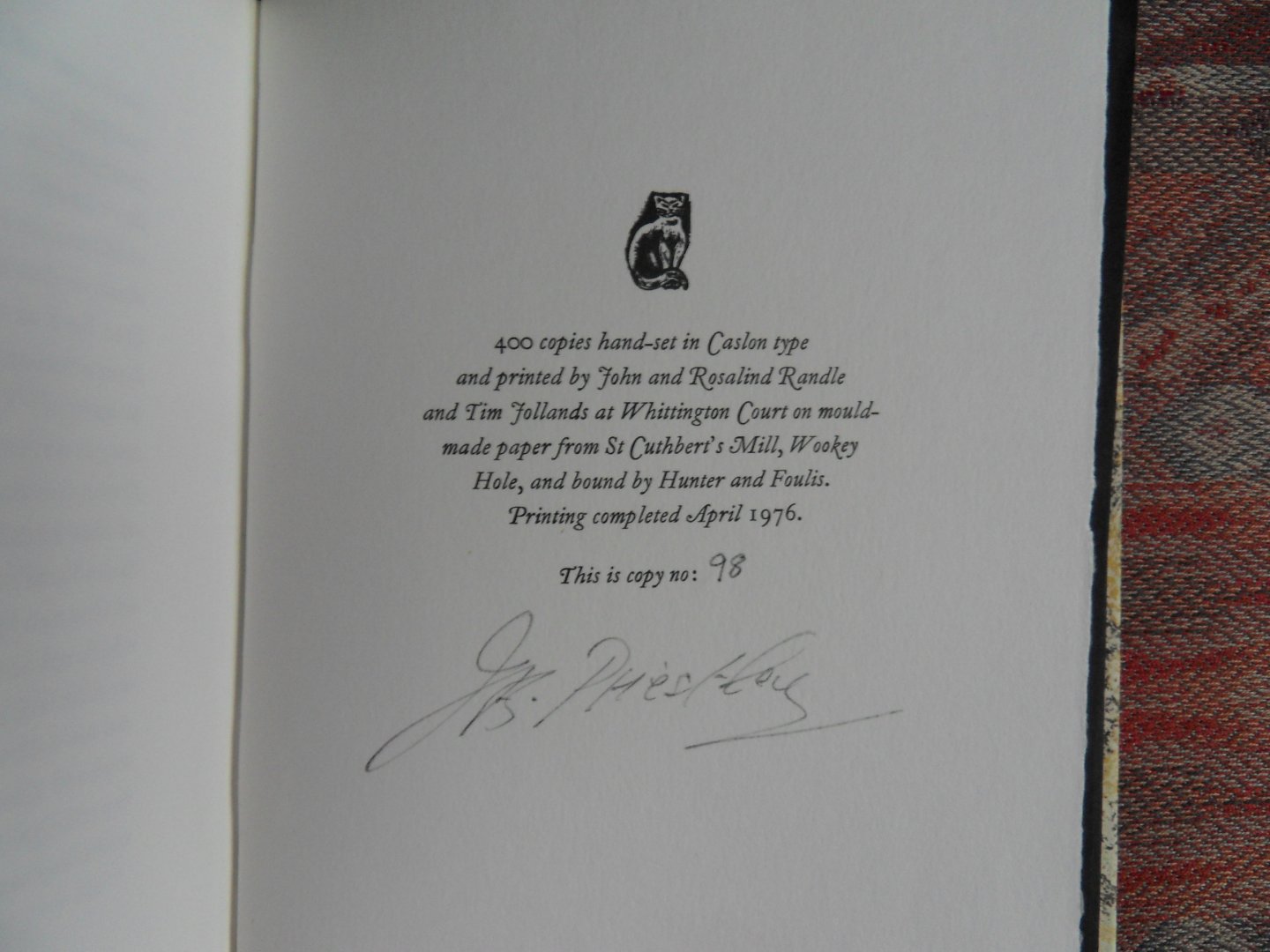 Priestley, J.B. [ GESIGNEERD door de auteur ]. - The Happy Dream. - An Essay. [ Genummerd ex. 98 / 400 ].