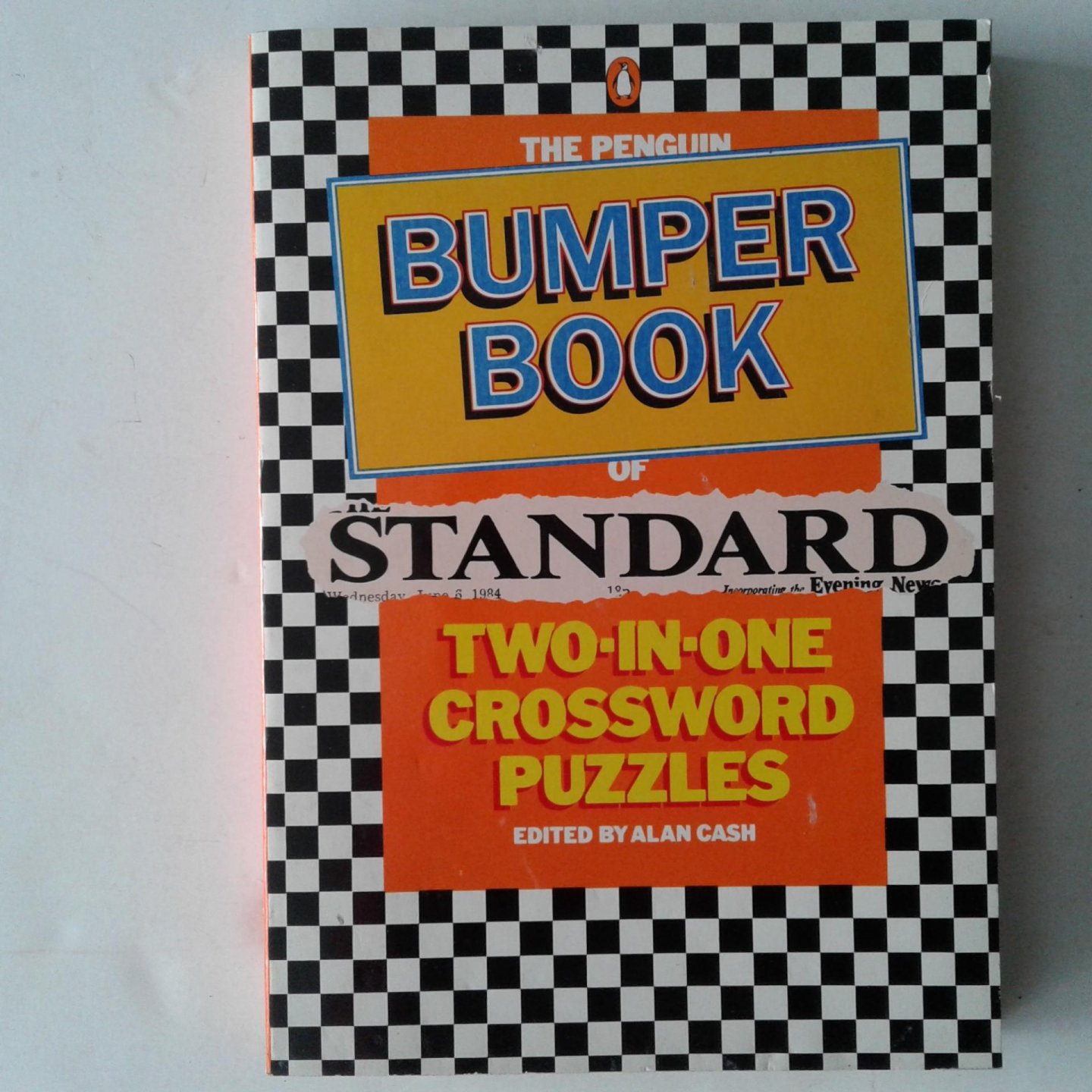 Cash, Alan - The Penguin Bumper Book of Standard Two-in-one Crossword Puzzles