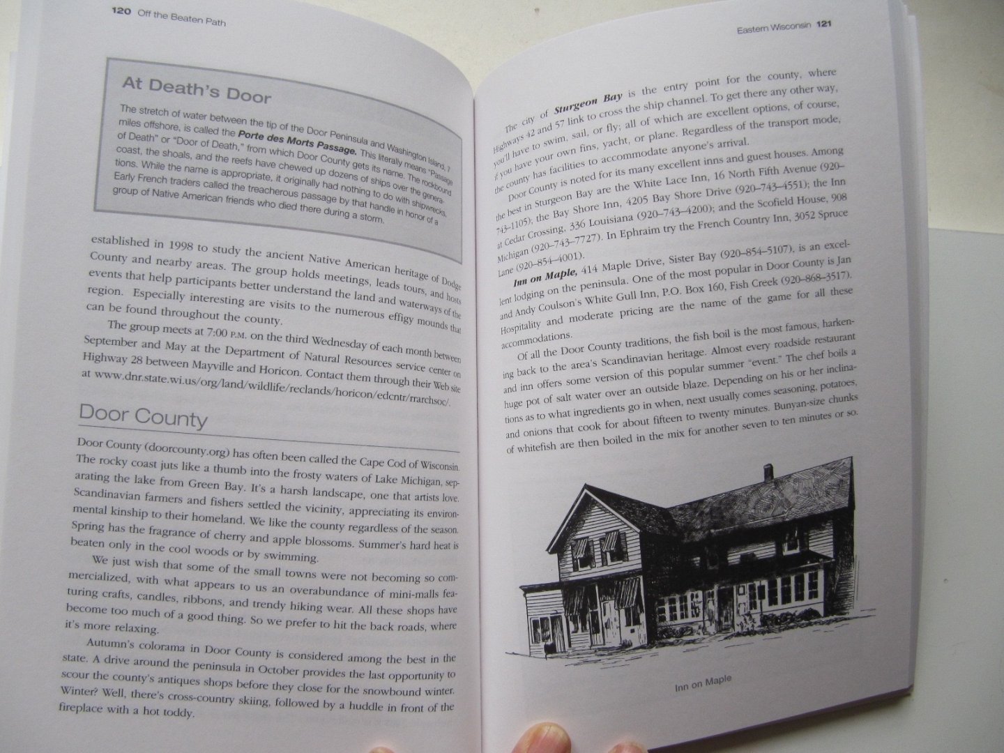 Martin Hintz and Daniel Hintz - Off the Beaten Path -Wisconsin [a guide to unique places]