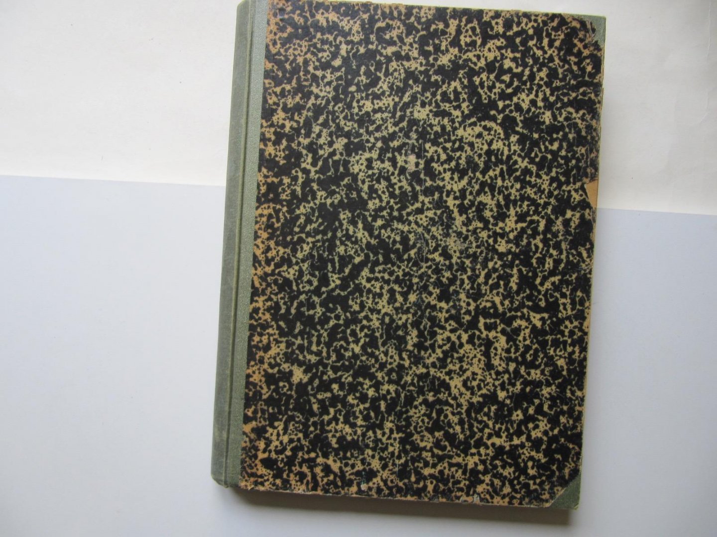 Diverse auteurs - Strauss-Walsen voor piano 2 handig, en vele andere stukken bladmuziek met tekst