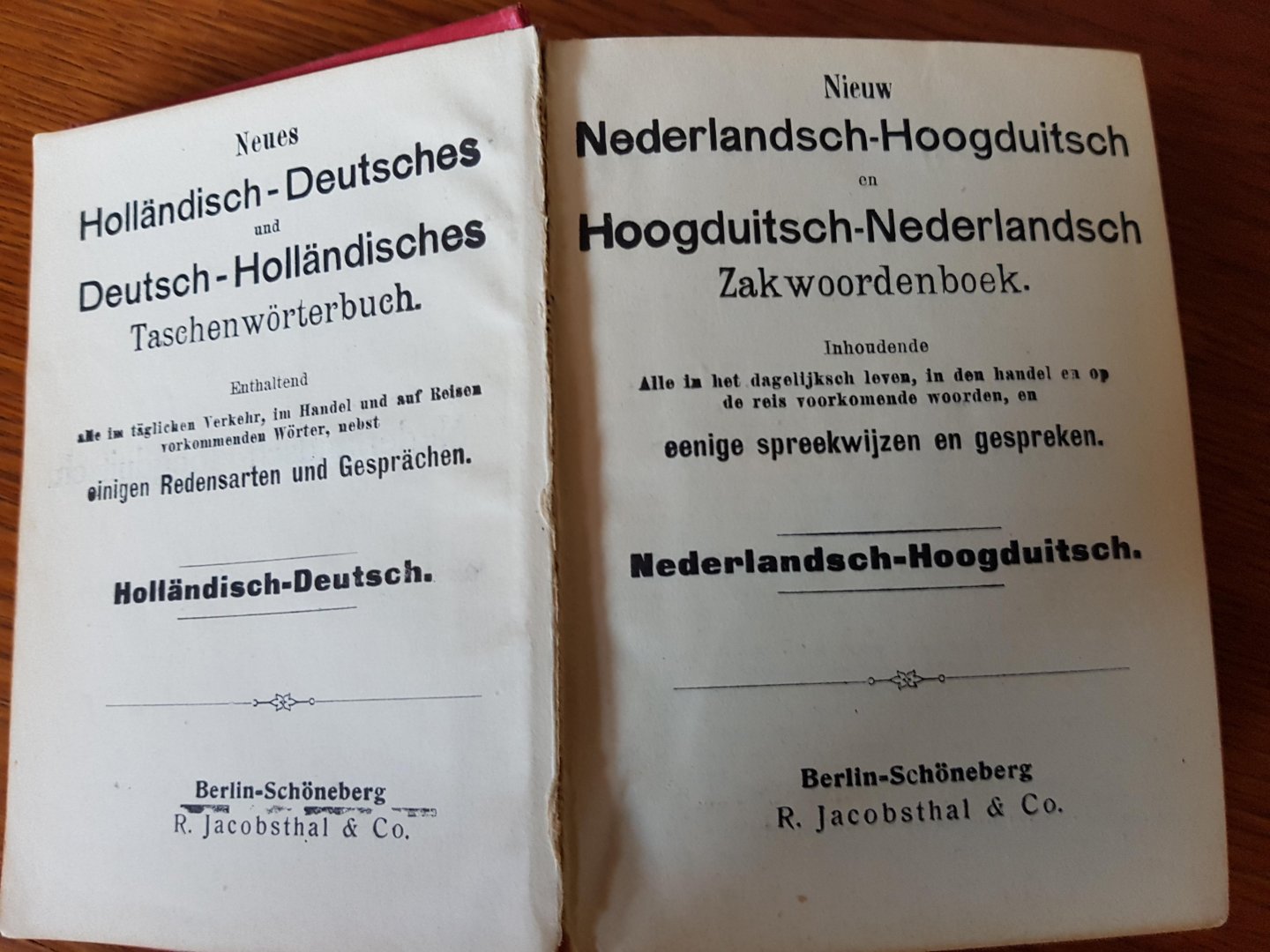 redactie - Nieuw zakwoordenboek Nederlandsch Hoogduitsch / Hoogduitsch Nederlandsch in de serie Triumph-Taschenwörterbücher für den täglichen Gebrauch