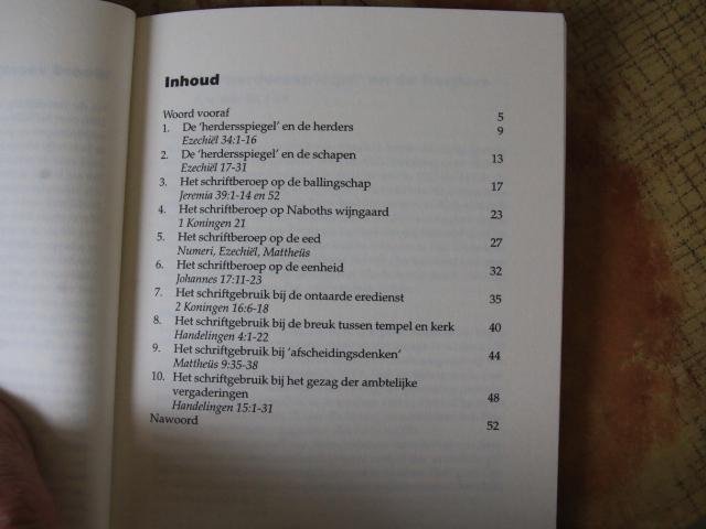 Hovius, Drs. W. Chr. - Gij zijt, maar Ik ben - Tien bijbelstudies met gespreksvragen over schriftberoep en schriftgebruik in het Samen op Weg-proces