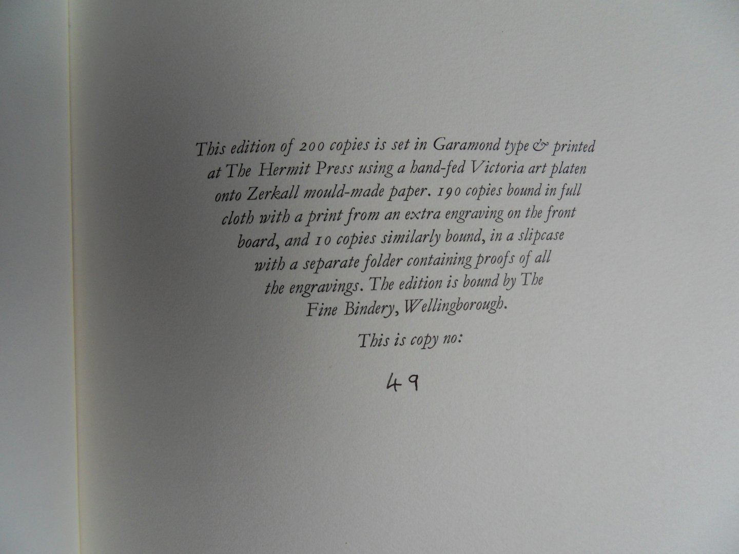 Jefferies, Richard. - Country Vignettes. - Descriptive passages from the writings of Richard Jefferies. - With seven engravings by Anthony Christmas. [Genummerd ex. 49 / 190 ].