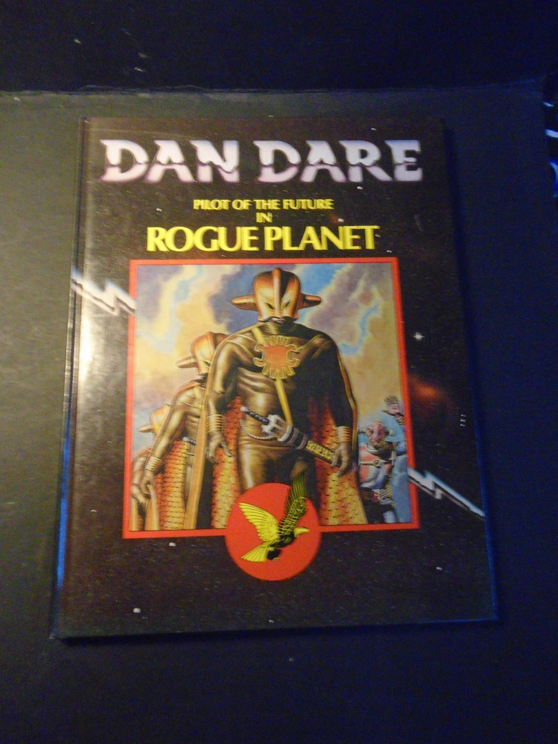 Hampson, Frank - Dan Dare. Pilot of the Future in Rogue Planet. Volume two