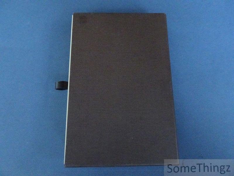 Louis Vuitton. - Original Louis Vuitton pull-out box.