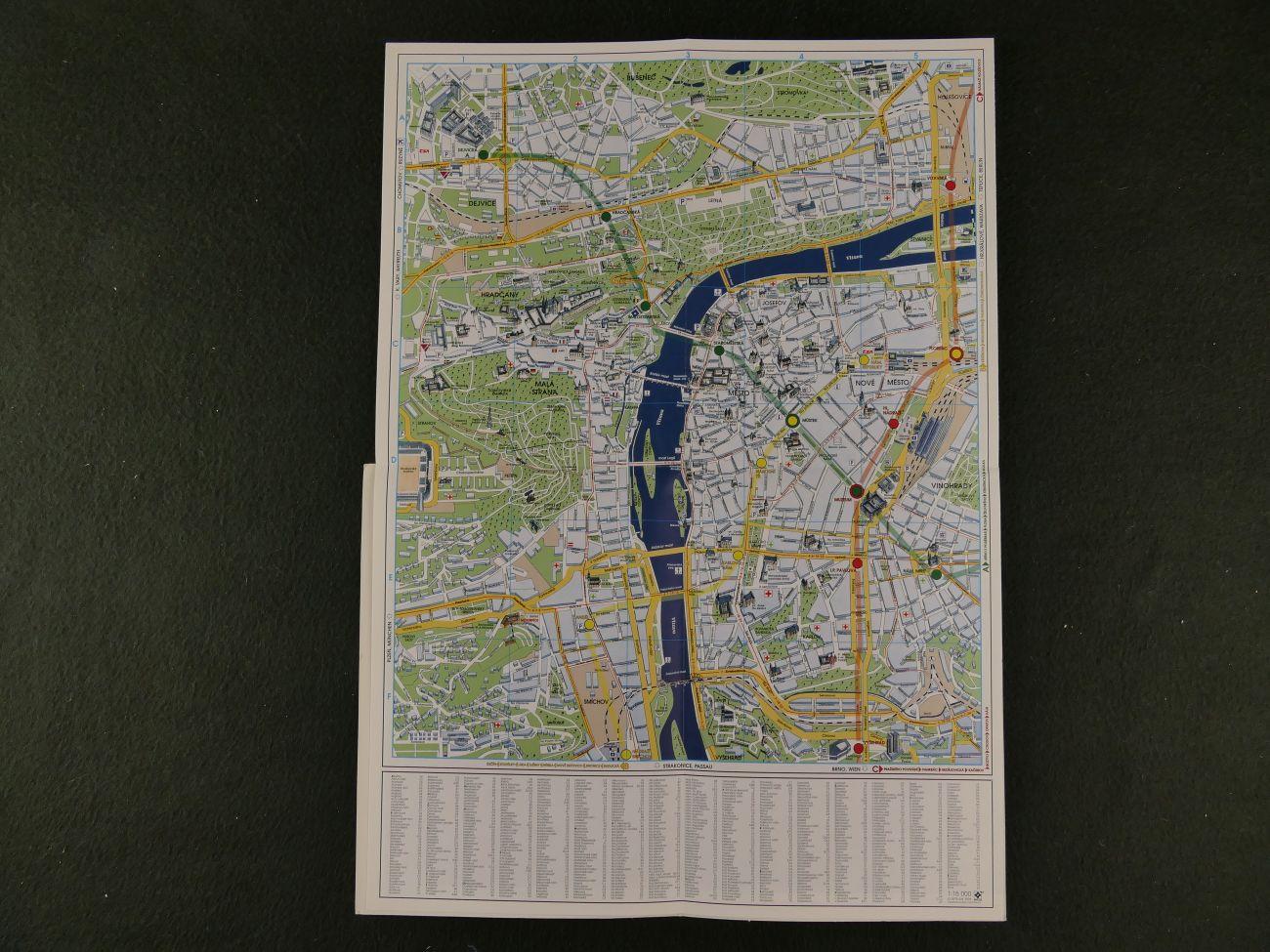 Rimal, Vladimir - Prague panoramic map, detailed plan of Prague Castle and area. Prague Castle. Guide to castle and gardens. (3 foto's)