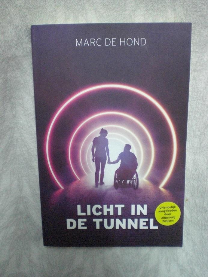 Hond, Marc de - Licht in de tunnel