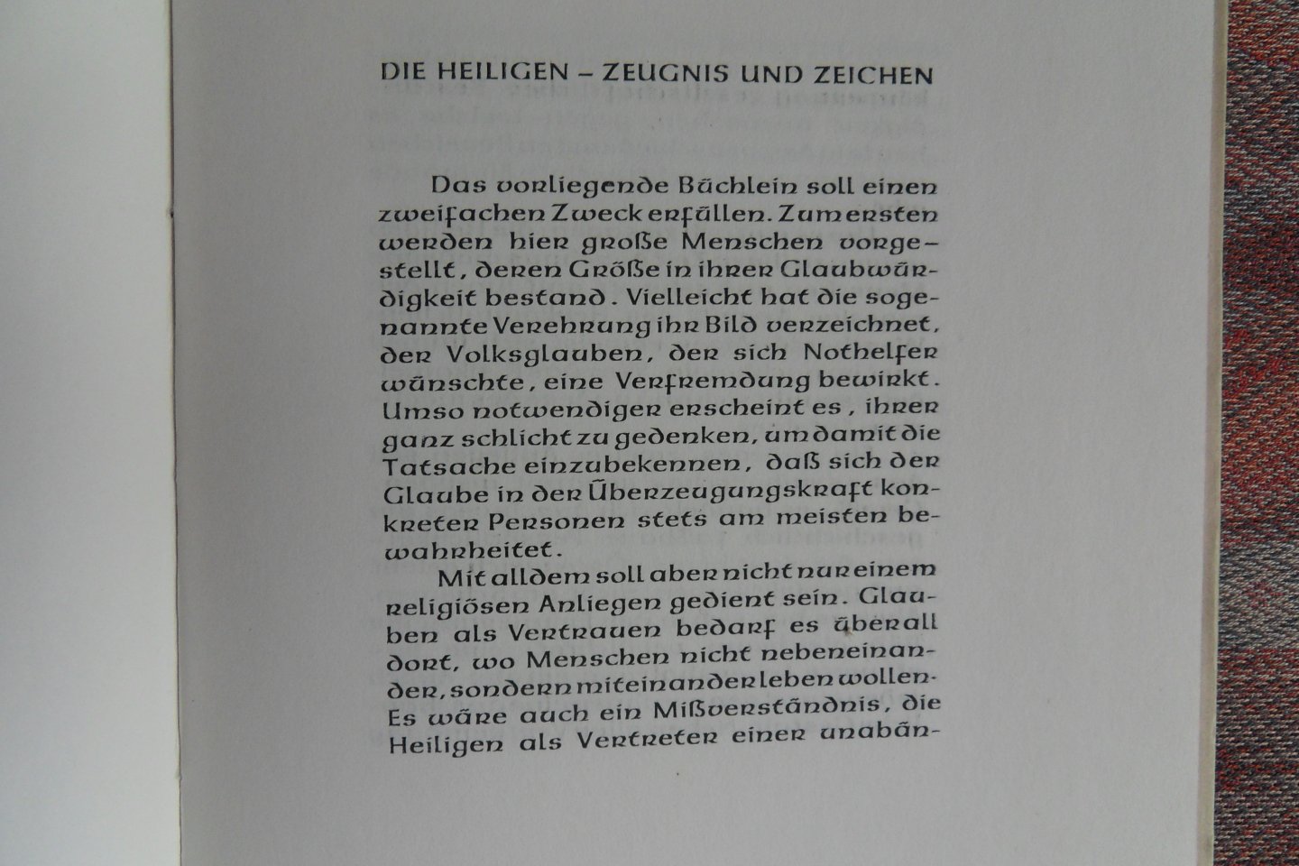 Brandl, Gerhard. [ GESIGNEERD door de auteur ]. - Heilige in Österreich und Ihre Zeichen. [ Genummerd ex. 114 / 120 ].