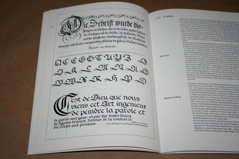 Jan Schaap - Compositie Initialen Randen - Drie essentiële thema's voor de kalligraaf