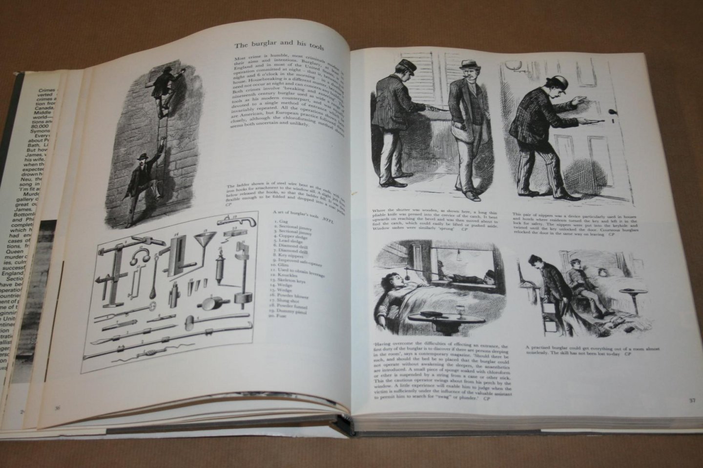 Julian Simmons - Crime and detection -- An illustrated history from 1840