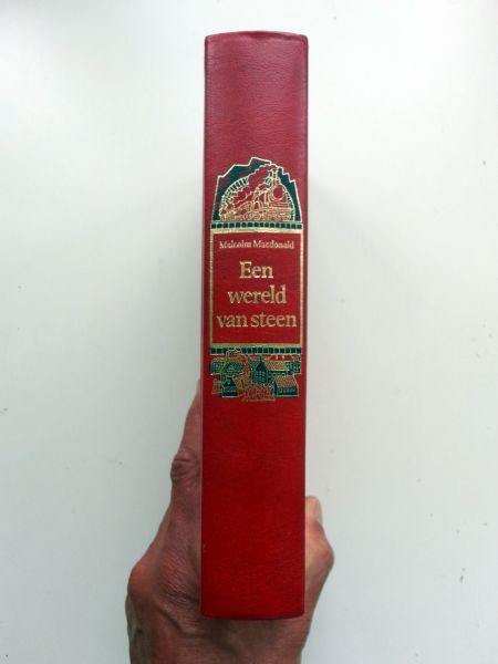 MacDonald, Malcolm - Een wereld van steen