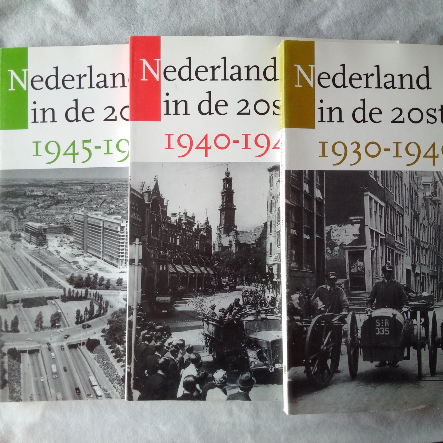 diverse auteurs - Nederland in de 20ste eeuw 1930-1940/1940-1945/1945-1970