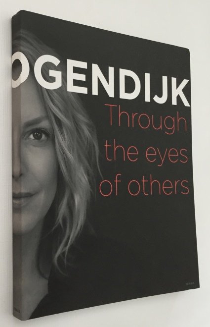 Hoogendijk, Micky, - Through the eyes of others. I see me. [Signed]