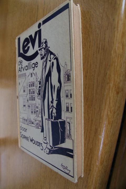 Woudts, Sophie - Levi de afvallige