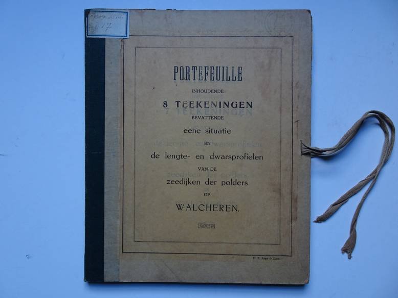  - Portefeuille inhoudende 8 teekeningen bevattende eene situatie en de lengte- en dwarsprofielen van de zeedijken der polders op Walcheren.