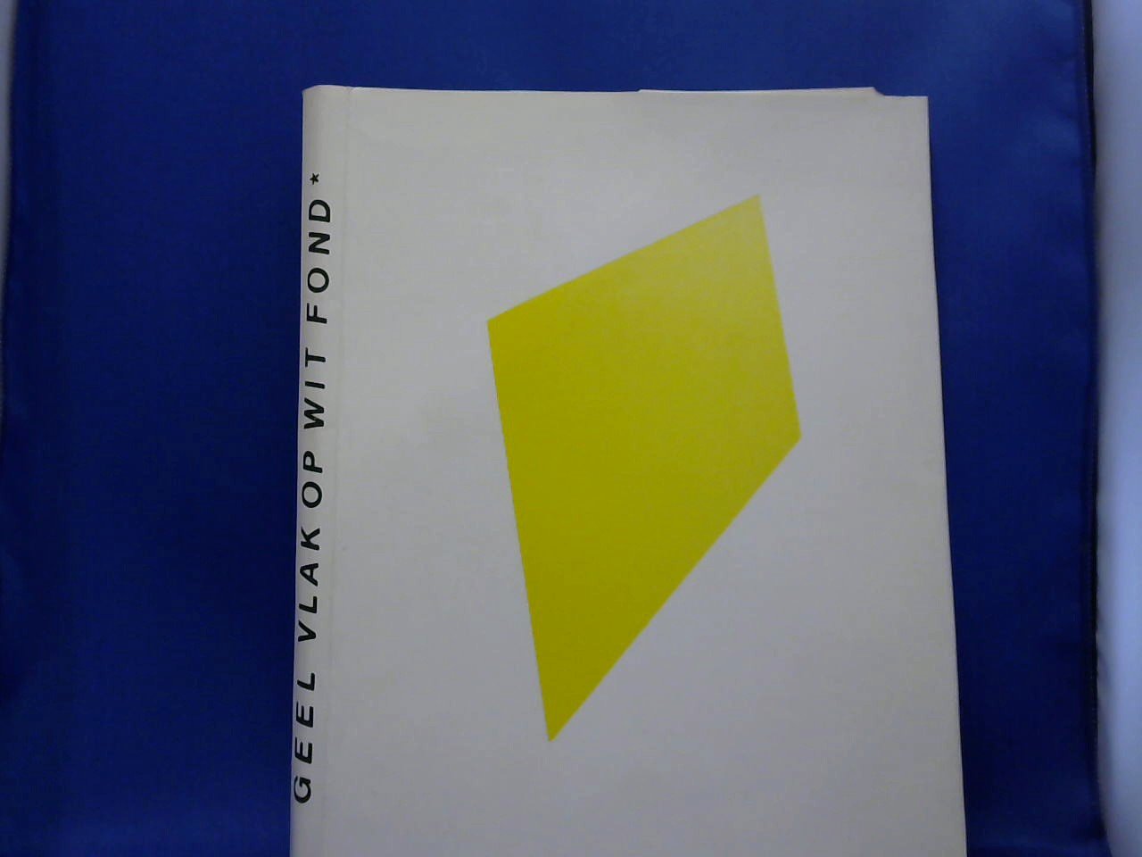 Simons Annette. - Geel vlak op wit fond