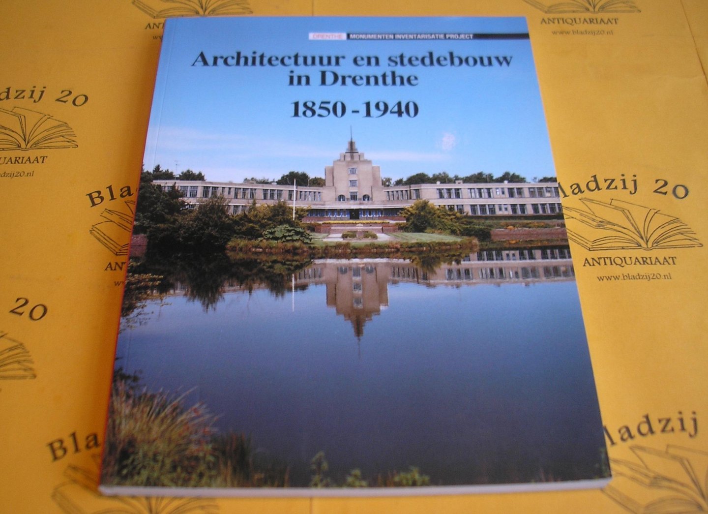 Kruiger, J.B.T. - Architectuur en stedebouw in Drenthe 1850-1940.