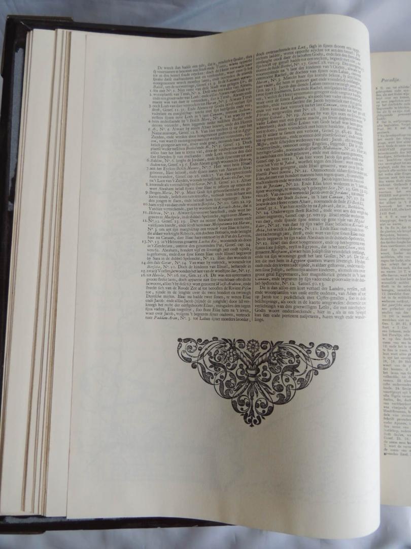 Biblia, dat is De Gantsche H. Schrifture (...) - Biblia, dat is De Gantsche H. Schrifture (...)  compleet met de 6 kaarten van Nicolaes Visscher en Gravures van J. Luyken
