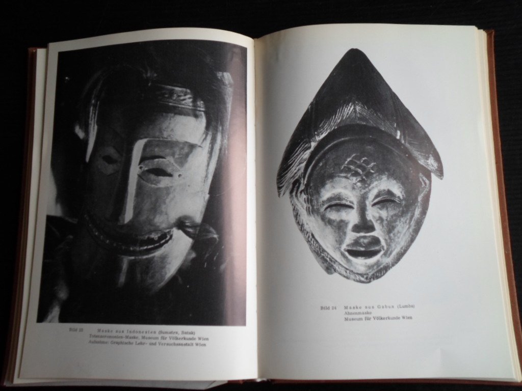 Mylius, N. - Kulturhistorische Abhandlungen, bestaande uit drie delen: 1 Indonesien, Eine kulturhistorische Ueberblick [1960, 46pp], 2 Antlitz und Geheimnis der überseeischen Maske [1961, 53pp, + 30 Bilder], 3 Indonesische Textilkunst, Batik, Ikat und Plangi [196