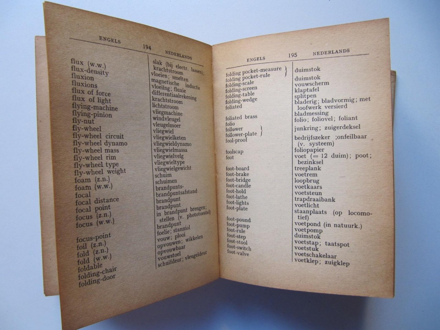 J.M.A. Graus - Technisch Zakwoordenboek Engels - Nederlands