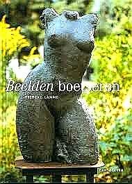 Lamme , Nieneke . [ ISBN 9789021326733 ] 2317 - Beelden  Boetseren . ( Met een brood klei, een stevige tafel en wat eenvoudige gereedschappen kunt u al aan de slag om een beeld te maken. Dat klinkt makkelijk en in dit boek laat Nieneke Lamme zien dat het inderdaad niet moeilijk is. Met wat