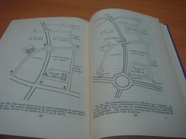 Tripp, H Alker - Town planning and road traffic