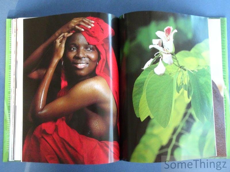 Uwe Ommer (photogr.) / Calixthe Beyala (text). - Uwe Ommer. Black Ladies. [FR-ENG-DEU]