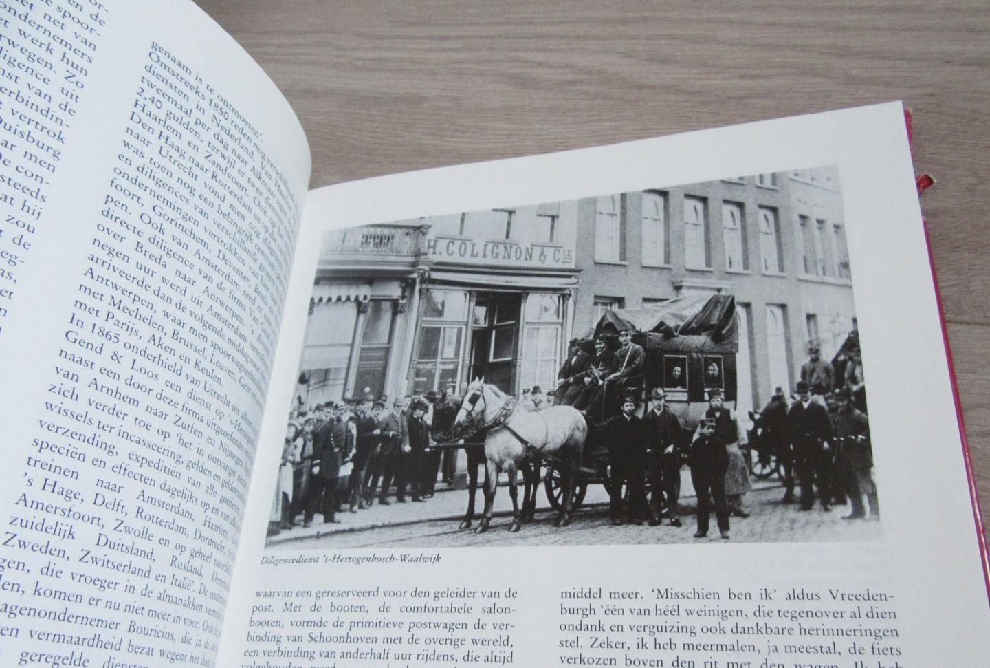Fuchs, J.M. - Onderweg. Een eeuw personen- en goederenvervoer in Nederland.