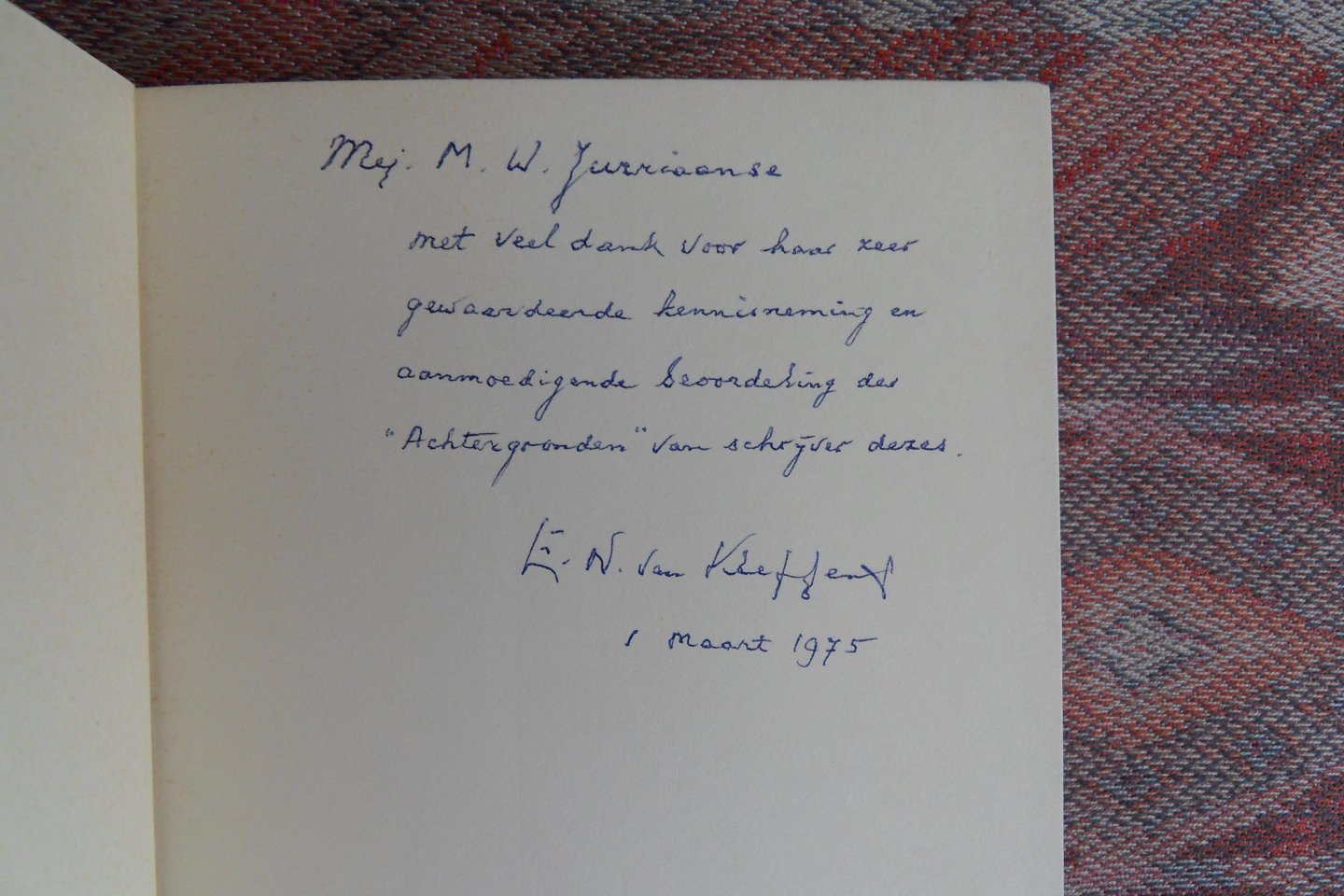 Kleffens, E.N. van. [ ! Met uitgebreide gesigneerde brief en tevens opdracht in het boek van deze oud minister van Buitenlandse zaken in het (oorlogs) kabinet De Geer II en deze ex-voorzitter van de Verenigde Naties ]. - Serenas Tantum Numero Horas. - Zonnewijzer - II. Teltsjes en Rimen.