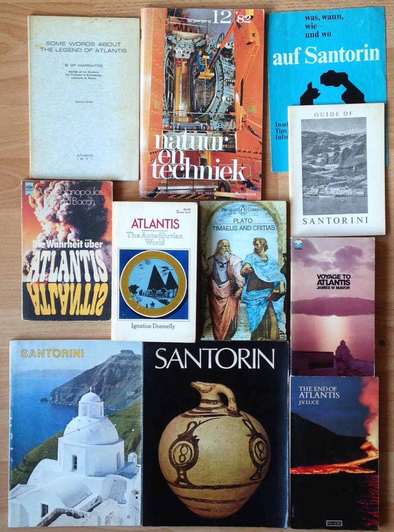 div. o.a. Marinatos, Donelly, Doumas, Galanopoulos, Plato - Atlantis - Thera - Santorini - pakket met 11 boeken en artikelen