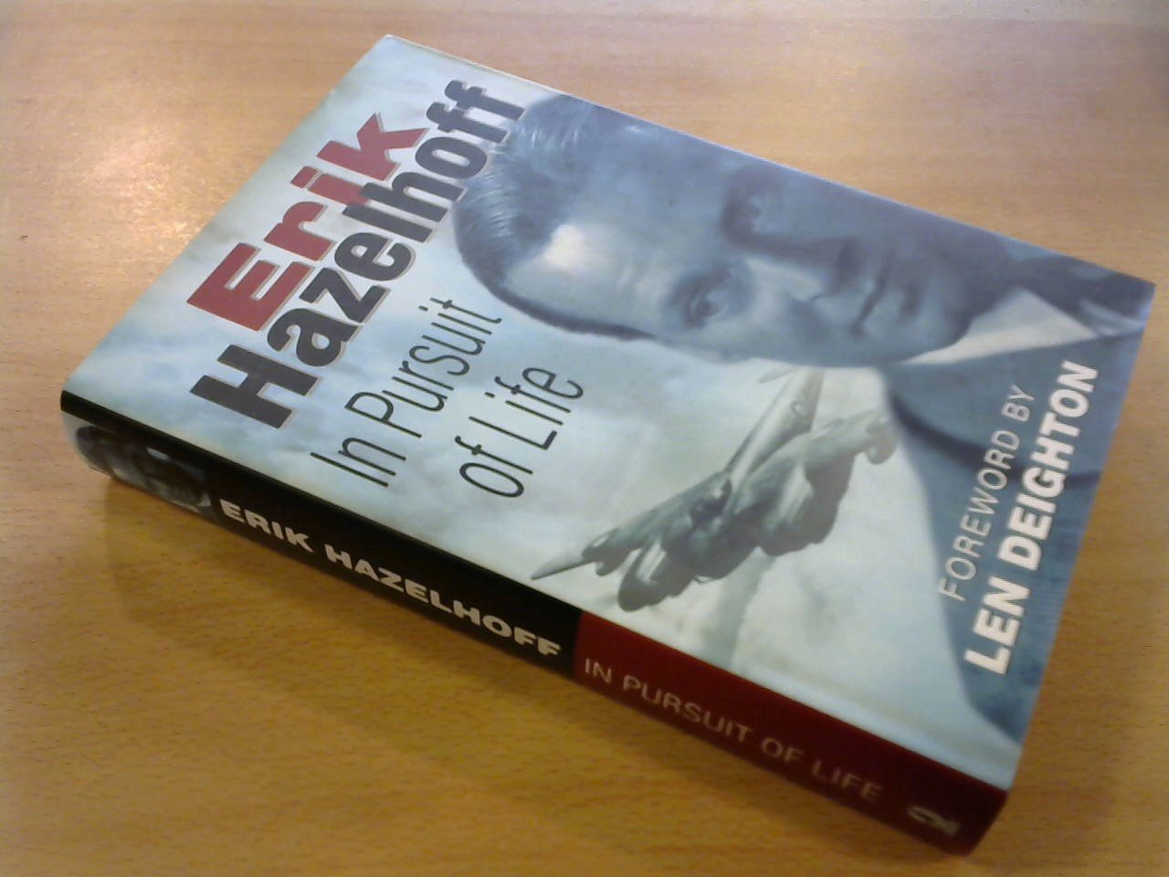 Hazelhoff, Erik - In pursuit of life. Foreword by Len Deighton