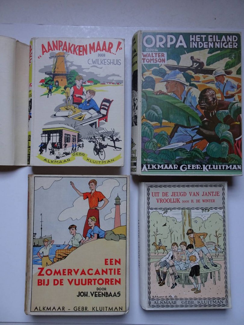 Veenbaas, Joh., H. de Winter, Walter Tomson & C. Wilkeshuis. - De Zomervacantie bij de Vuurtoren/ Uit de Jeugd van Jantje Vroolijk/ Orpa, het eiland in den Niger/ Aanpakken maar...! 4 delen.