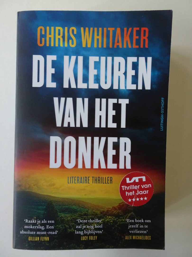 Whitaker, Chris. - De kleuren van het donker.