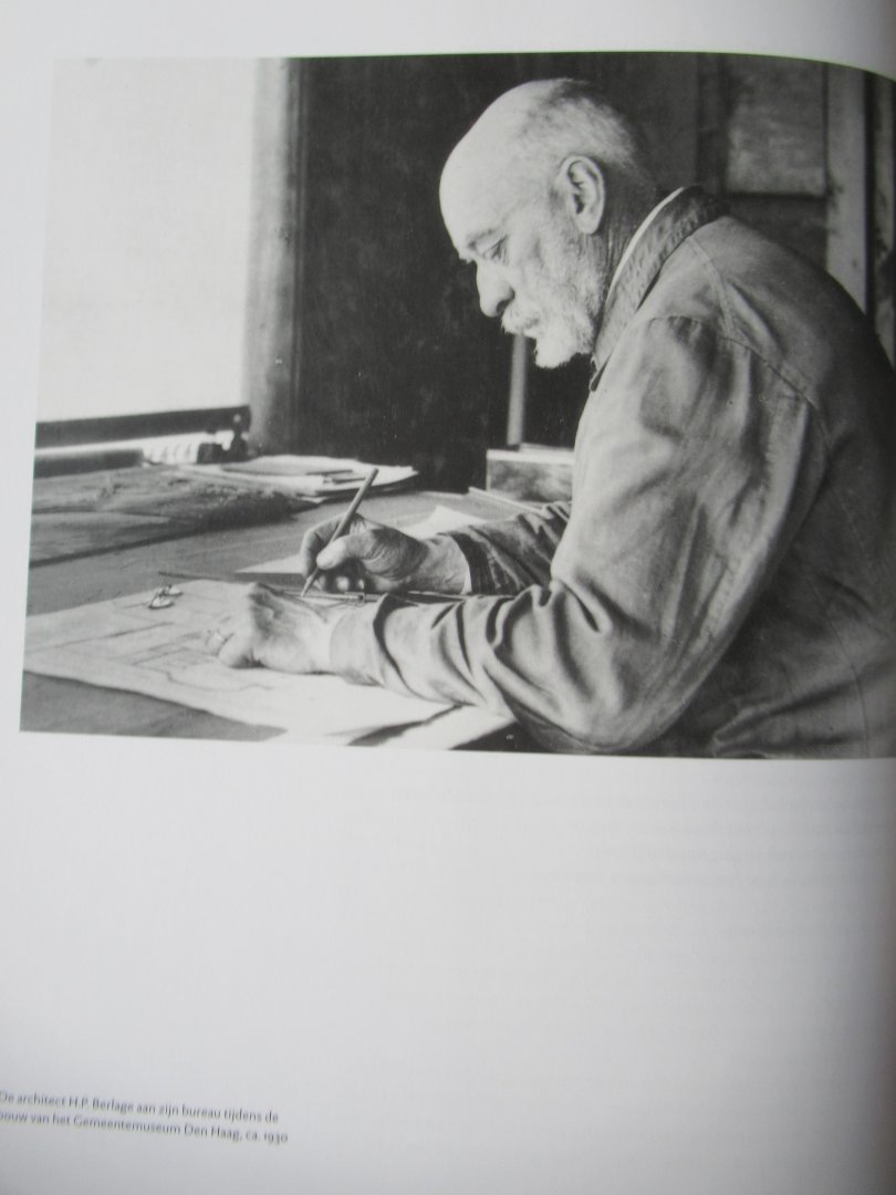 Eliens, Titus M. - H.P. Berlage (1856-1934) / ontwerpen voor het interieur