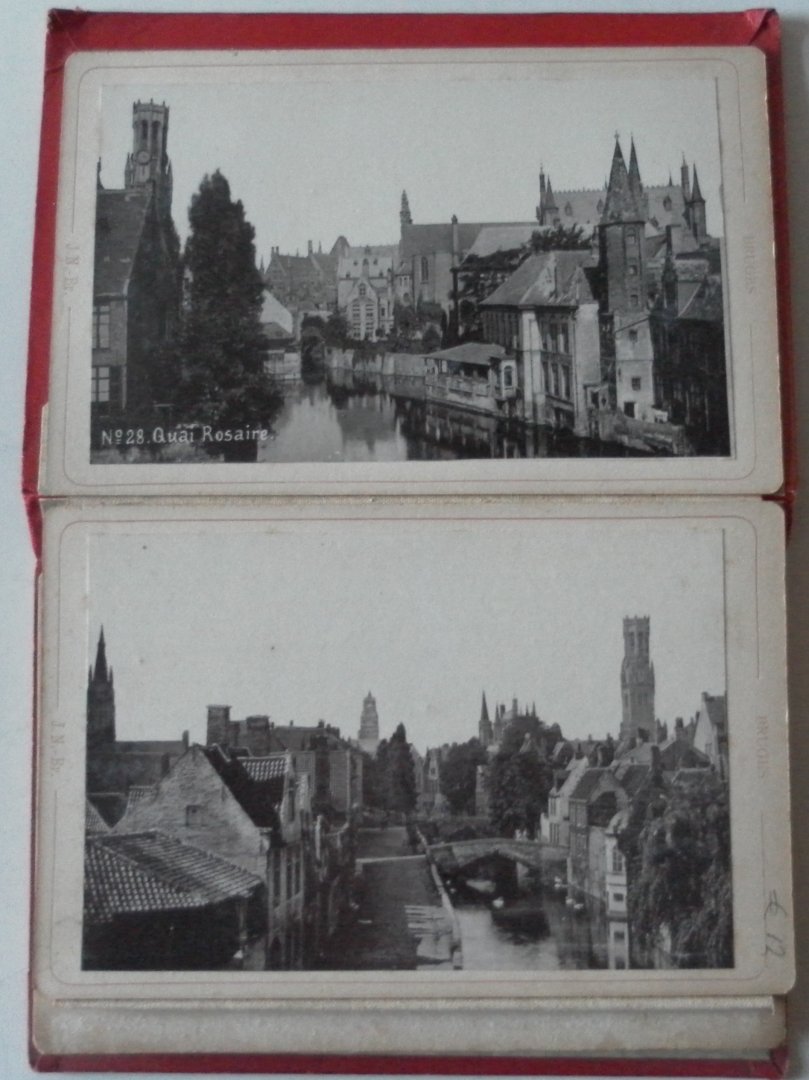 J.N.Br - Bruges fotoboek 12 foto's zwart wit hamonika gebonden 2 x onderbroken Op de foto's staan geen auto's wel paarden met rijtuigen