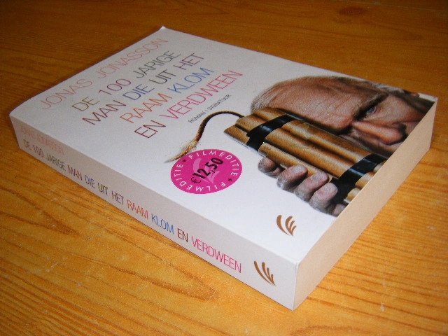 Jonas Jonasson - DE 100-jarige man die uit het raam klom en verdween