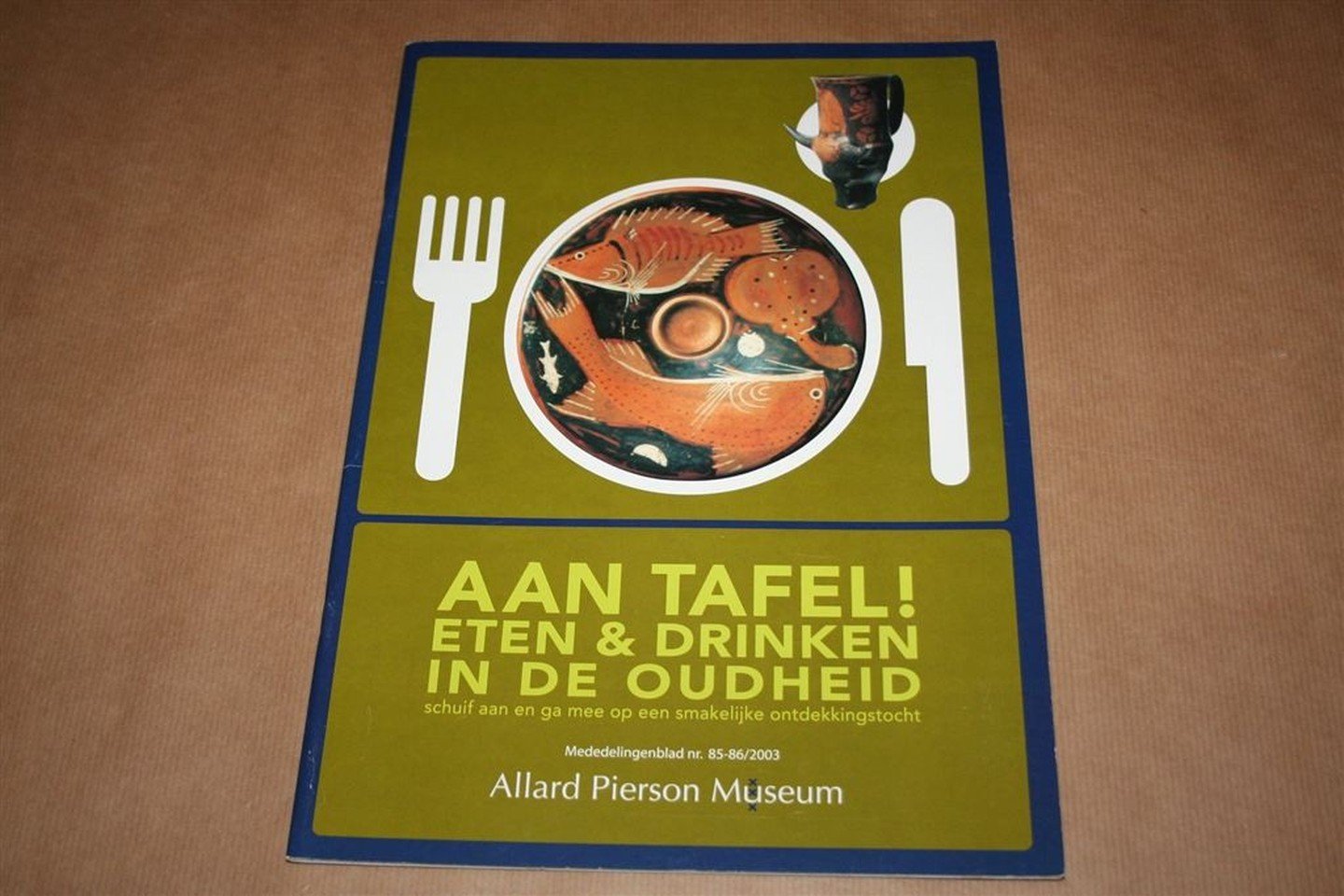 Geralda Jurriaans-Helle Geralda Jurriaans-Helle Werken van auteur Werken over auteur - Aan tafel! — Eten & drinken in de oudheid — [Schuif aan en ga mee op een smakelijke ontdekkingstocht] — Mededelingenblad, nr. 85/86.