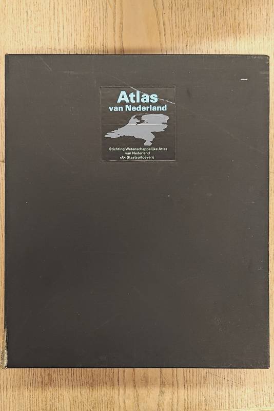 STICHTING WESTENSCHAPPELIJKE ATLAS VAN NEDERLAND. - Atlas van Nederland.