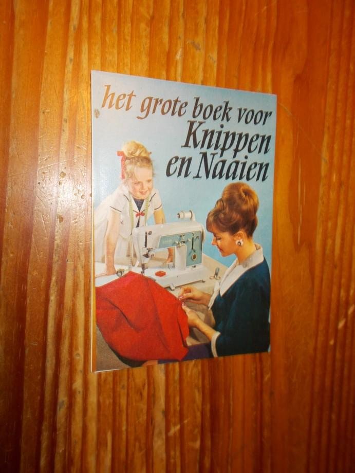 nn - Het grote boek voor knippen en naaien. Brochure.