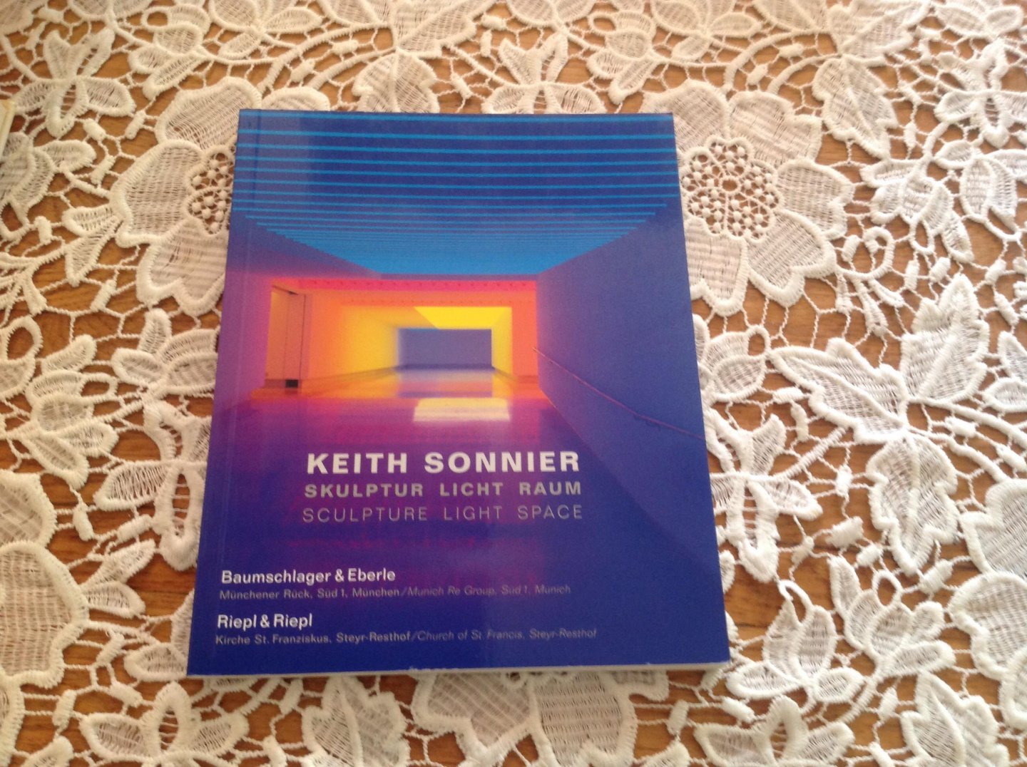  - Keith Sonnier Sculpture  Light Space / Skulptur Licht Raum