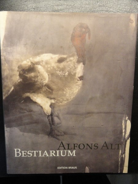 Alt, Alfons - met dit boek winnaar van de European Publishers Award for Photo 2000 - Bestiarium - een zeer fraai en bijzonder fotoboek, waarin dieren zijn weergegeven in de retino-pigment techniek, leidend tot karakteristieke portretten