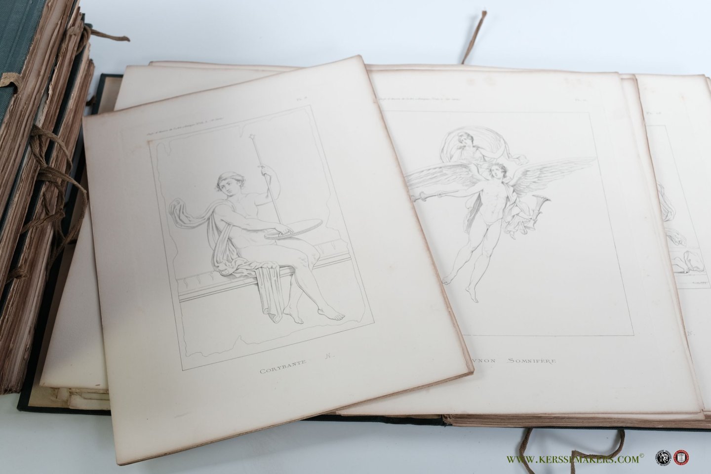 Lenormant, F. - Chefs d'oeuvre de l'art antique. Architecture - Peinture - Statues - Bas-reliëfs - Bronzes - Mosaïques - Vases - Medailles - Camées - Bijoux - Meubles, etc. Tirés principalement du Musée royal de Naples, dessinés et gravés (gravures au trai...