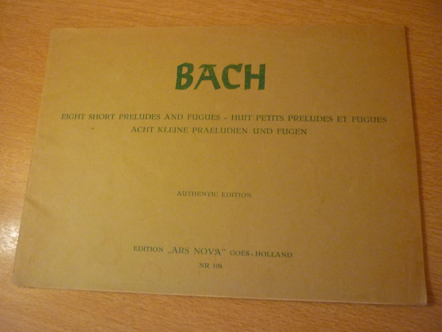 Bach; J. S. - Eight short Preludes and Fugues (Authentic Edition)