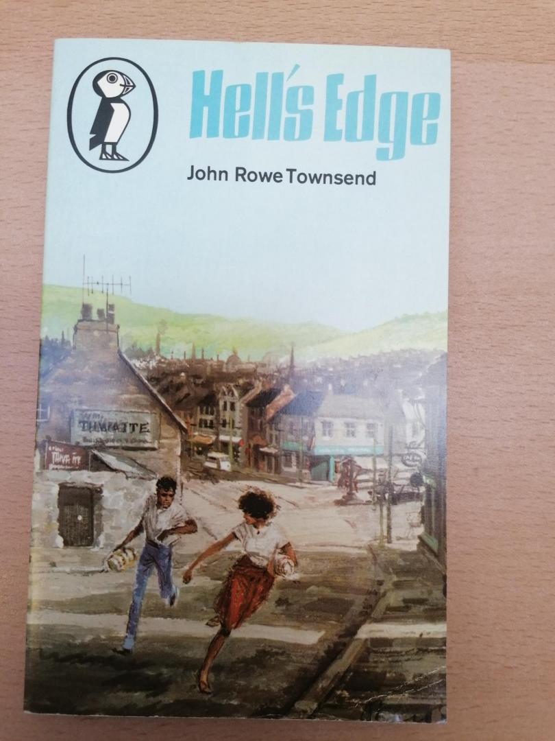 Townsend, John Rowe - 3 boeken ; Gumble's Yard ; Hell's Edge ; Widdershins Crescent