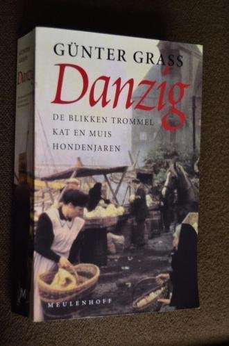 GRASS, Günter - Danzig (bevat de romans: De blikken trommel / Kat en muis / Hondenjaren)