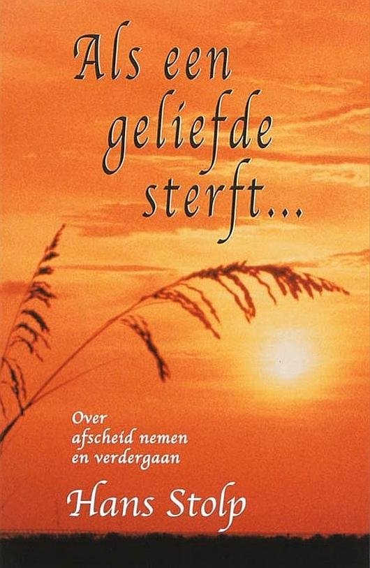 Stolp , Hans . [ isbn 9789020282948 ] 5225 - Als  een  Geliefde  Sterft . ( Over afscheid nemen en verdergaan . ) - Als een geliefde sterft is de schok meestal zo groot, dat het niet echt tot ons doordringt wat er allemaal gebeurt. We zien het wel, maar beseffen het niet. Pas later, wanneer -