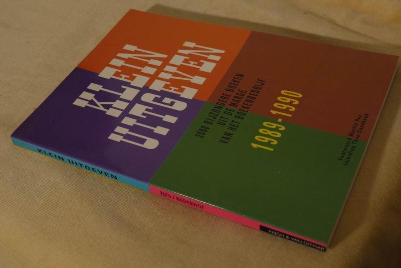 Gaasbeek Th.  (inl) - Klein uitgegeven. 2000 bijzondere boeken uit de marge van het boekenbedrijf